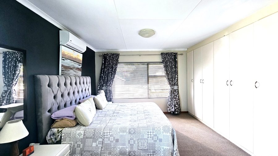 3 Bedroom Property for Sale in Dana Bay Western Cape